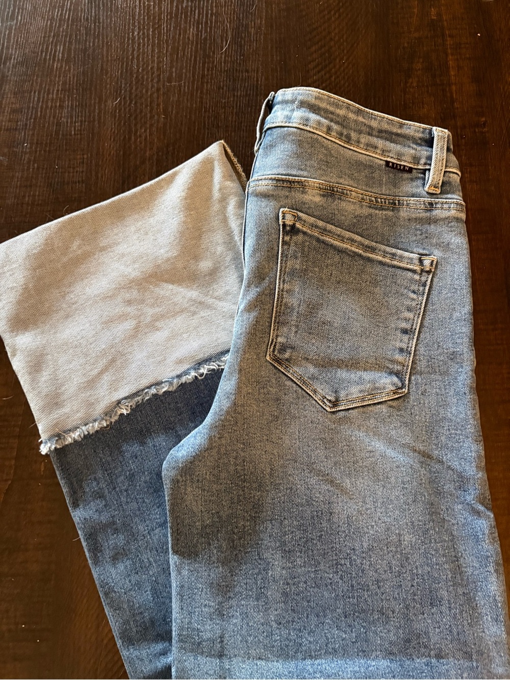 High-Rise Women’s Light Blue Jeans — Classic Fit